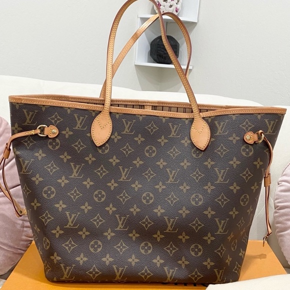 Louis Vuitton Handbags - Louis Vuitton Neverfull monogram MM